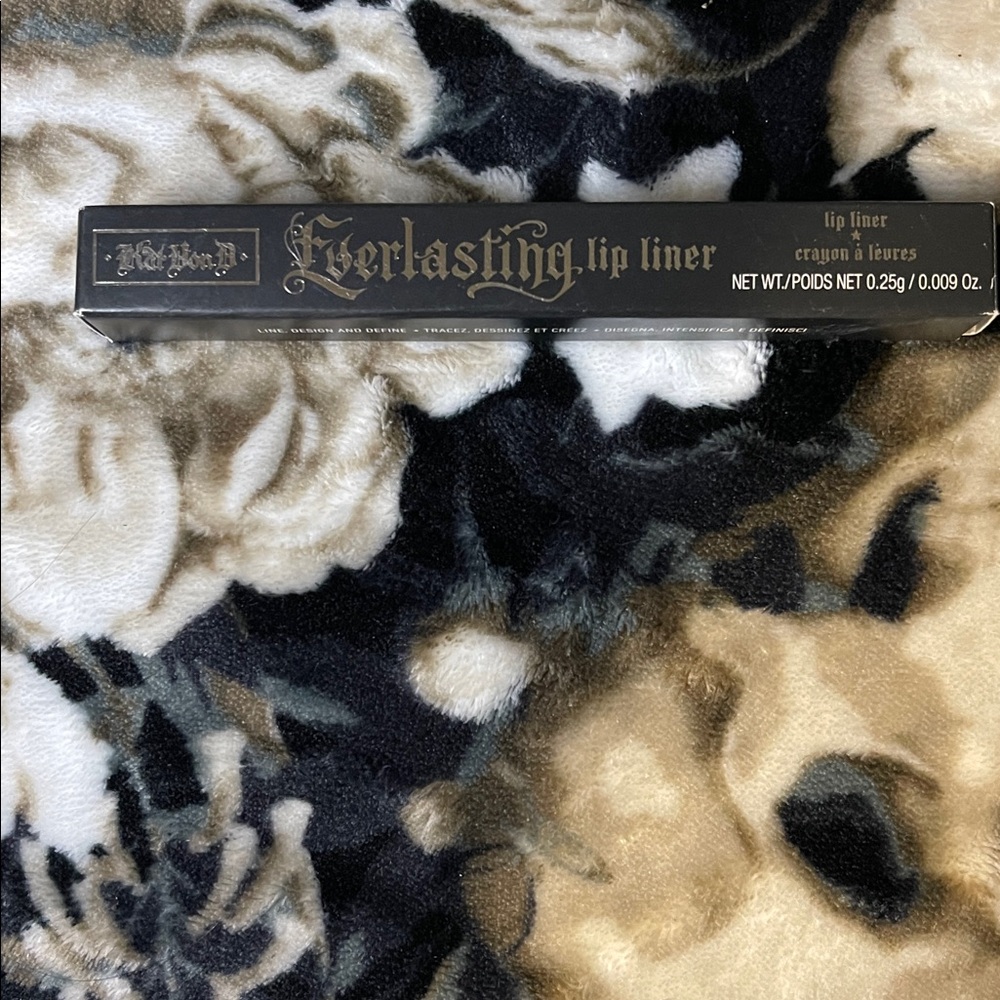 Kat Von D Skully Lip Liner - Picture 2 of 4